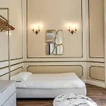 بيت ضيافة V E N E R E 4*
